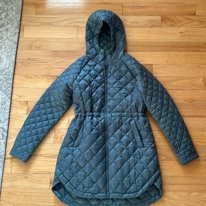 Athleta women’s WHISPER FEATHERLESS PUFFER PARKA